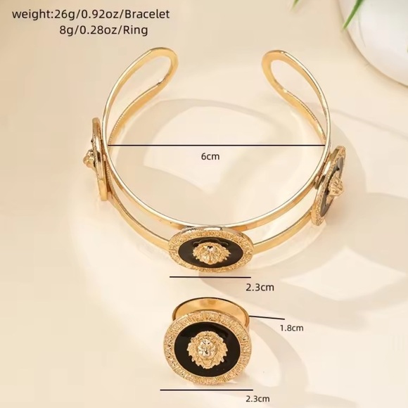 Anthro!  Gold and White Lion Medallion  Ring - Picture 3 of 4